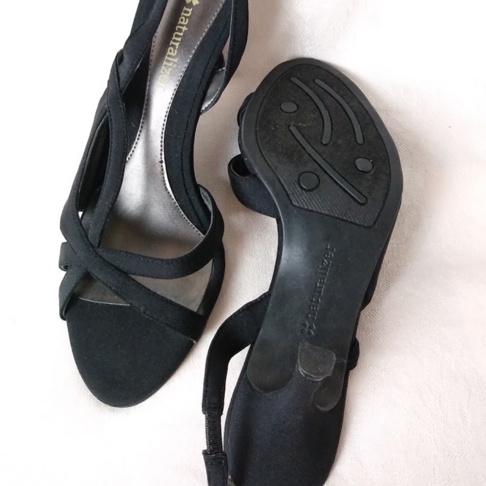 Naturalizer "Amour" Heels - Picture 5 of 7